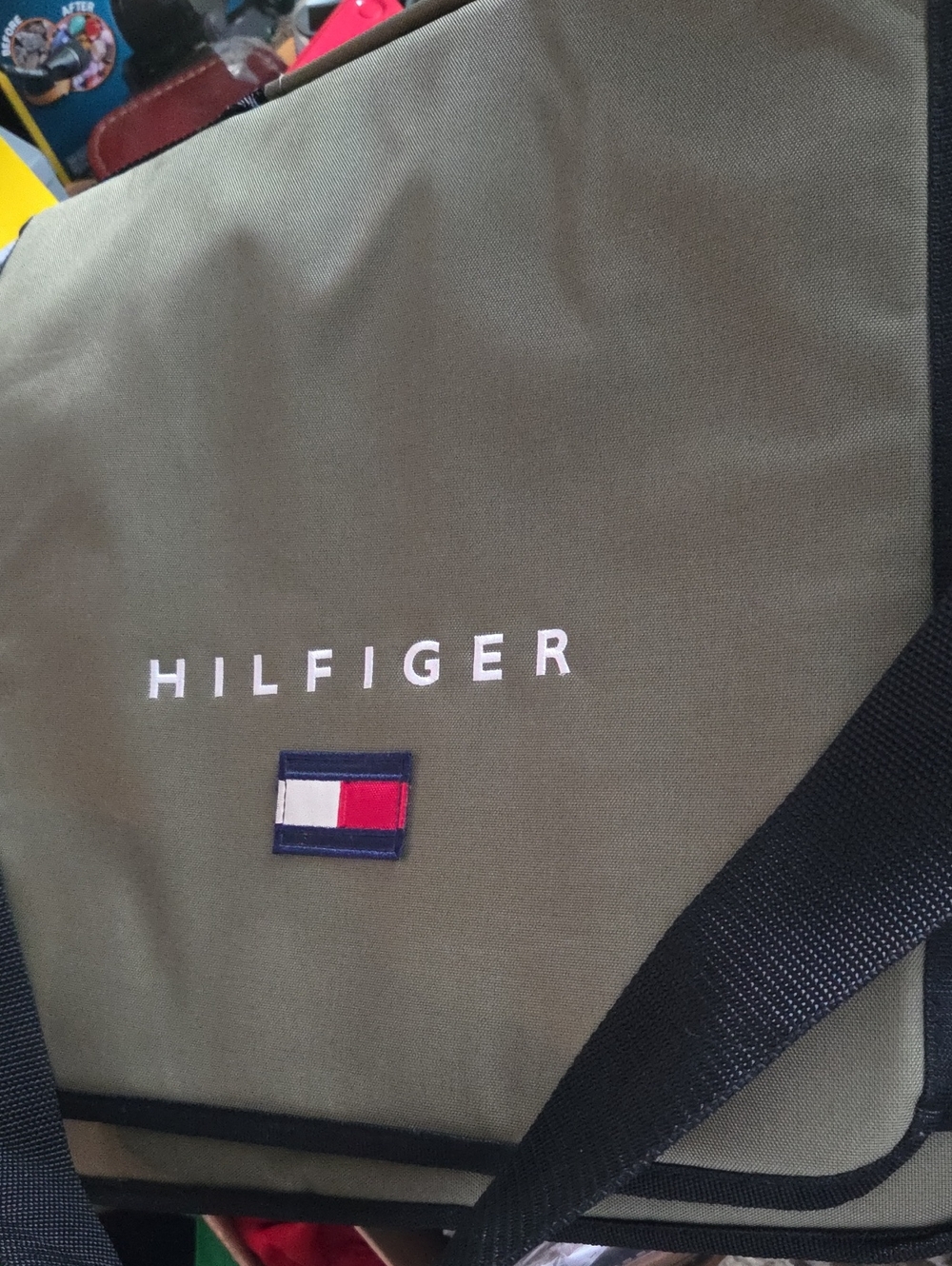 TOMMY HILFIGER, Laptop/Messenger Bag, in Green/Black, w/Shoulder Strap & Handle